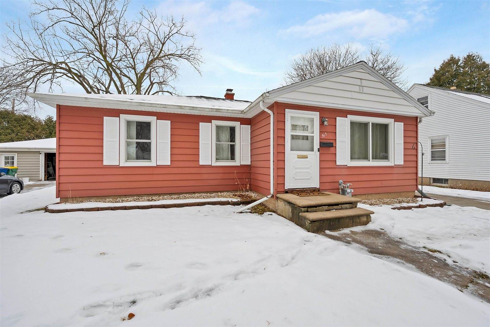 915 Colonial Avenue, Green Bay, WI 54304