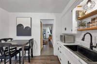 915 Colonial Avenue, Green Bay, WI 54304