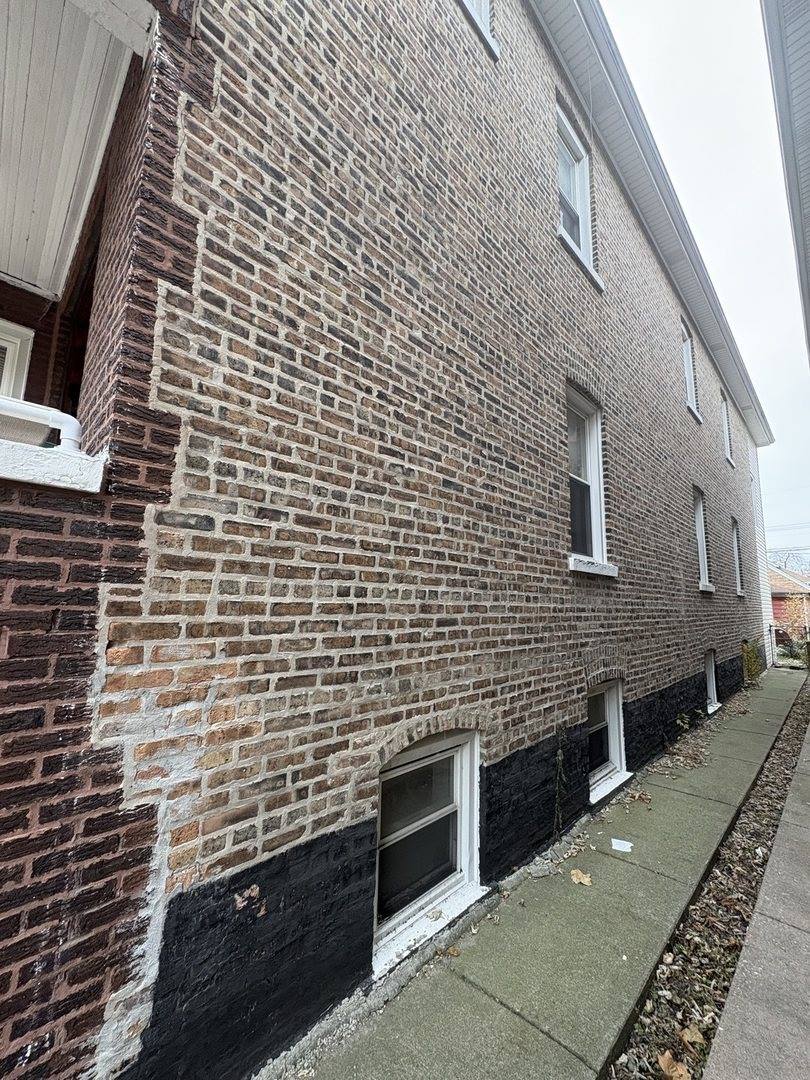 7036 South Artesian Avenue, Chicago, IL 60629