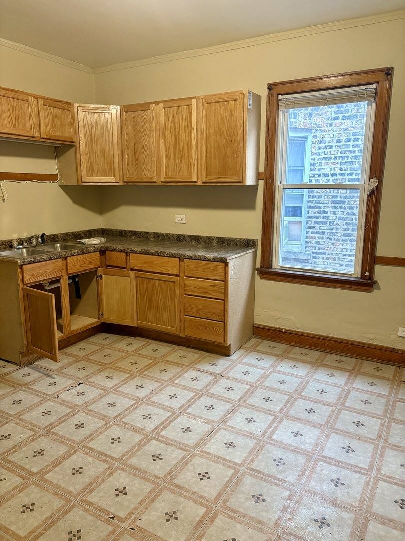 7036 South Artesian Avenue, Chicago, IL 60629