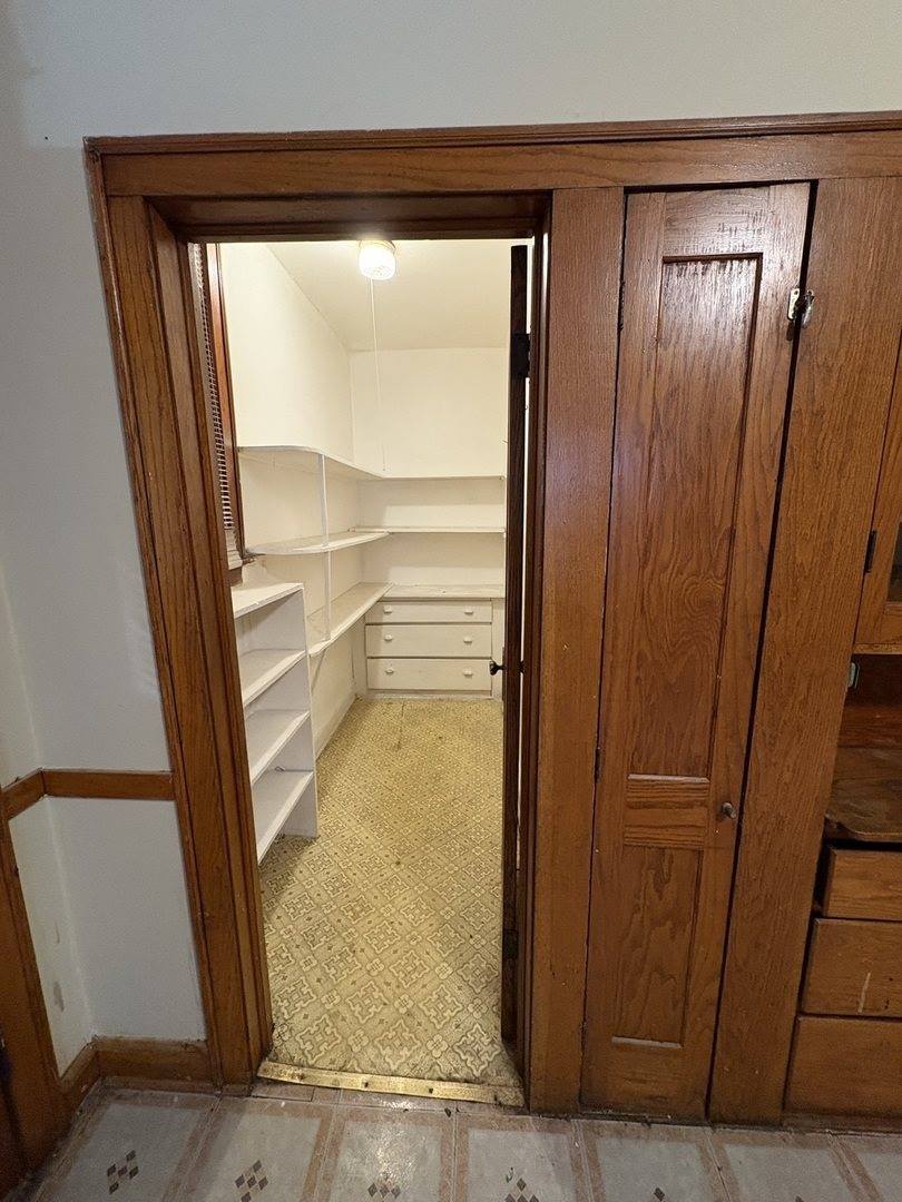 7036 South Artesian Avenue, Chicago, IL 60629