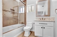 22202 Avenue San Luis, Woodland Hills, CA 91364