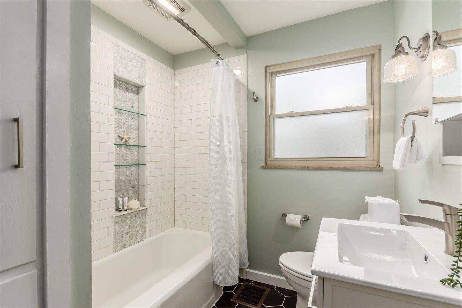 261 South Kellner Road, Columbus, OH 43209