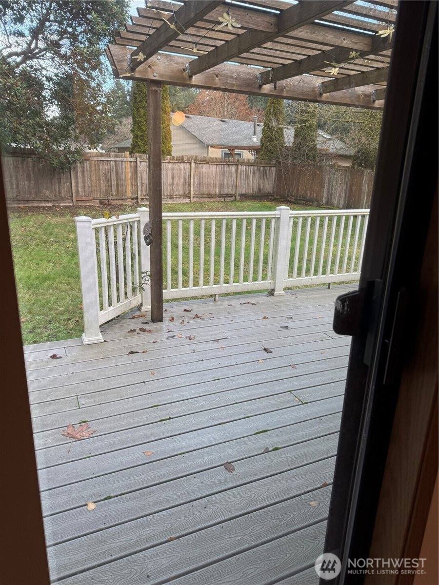 8220 Lake Forest Drive SE, Lacey, WA 98503