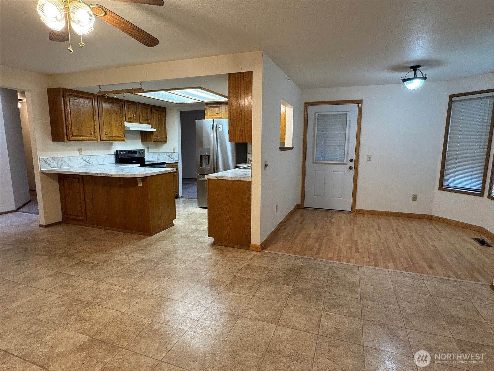 8220 Lake Forest Drive SE, Lacey, WA 98503