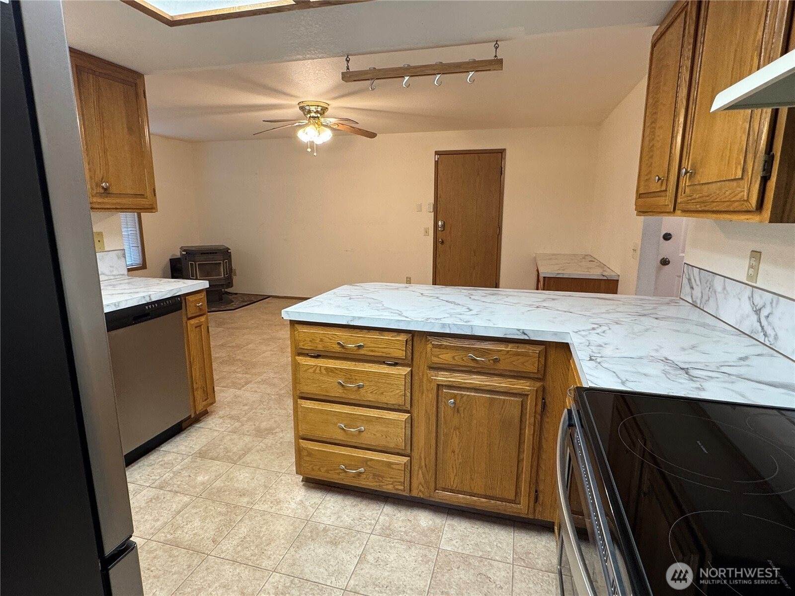 8220 Lake Forest Drive SE, Lacey, WA 98503