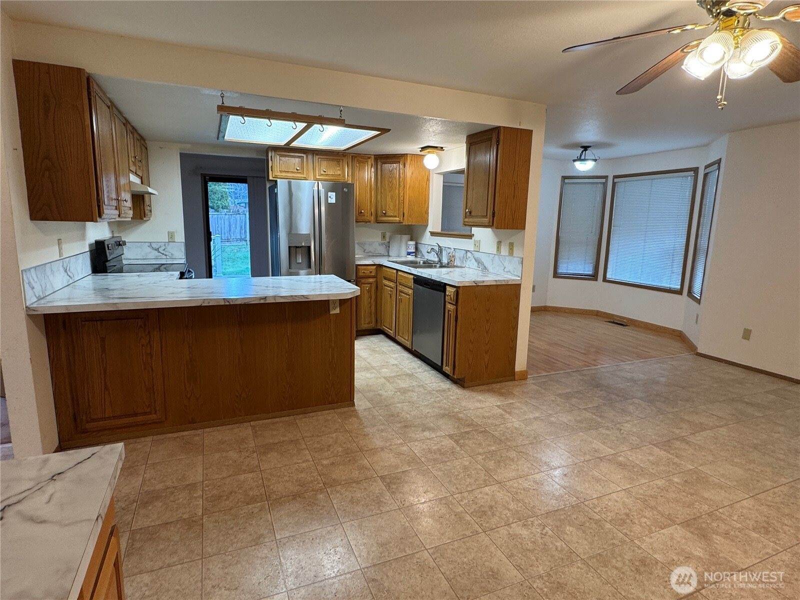 8220 Lake Forest Drive SE, Lacey, WA 98503