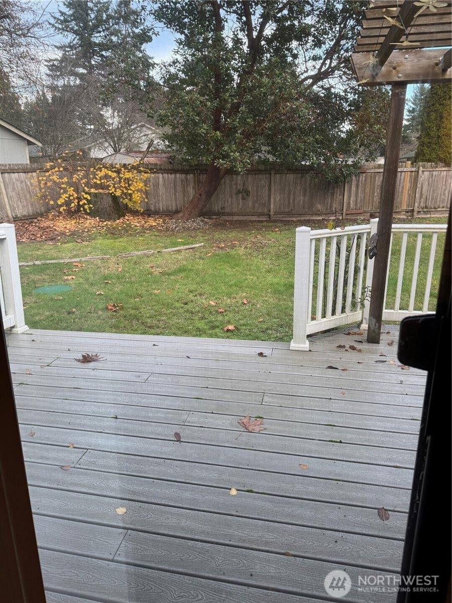 8220 Lake Forest Drive SE, Lacey, WA 98503