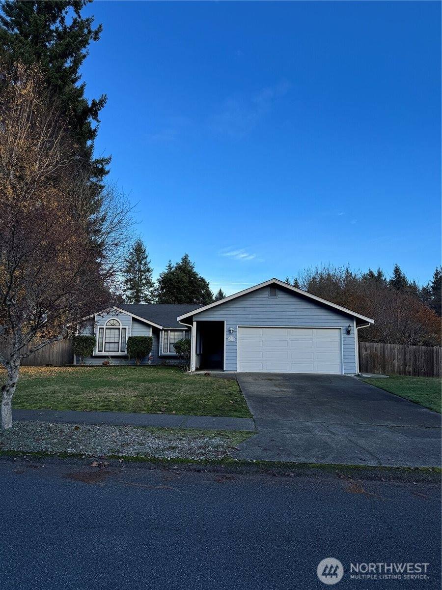8220 Lake Forest Drive SE, Lacey, WA 98503