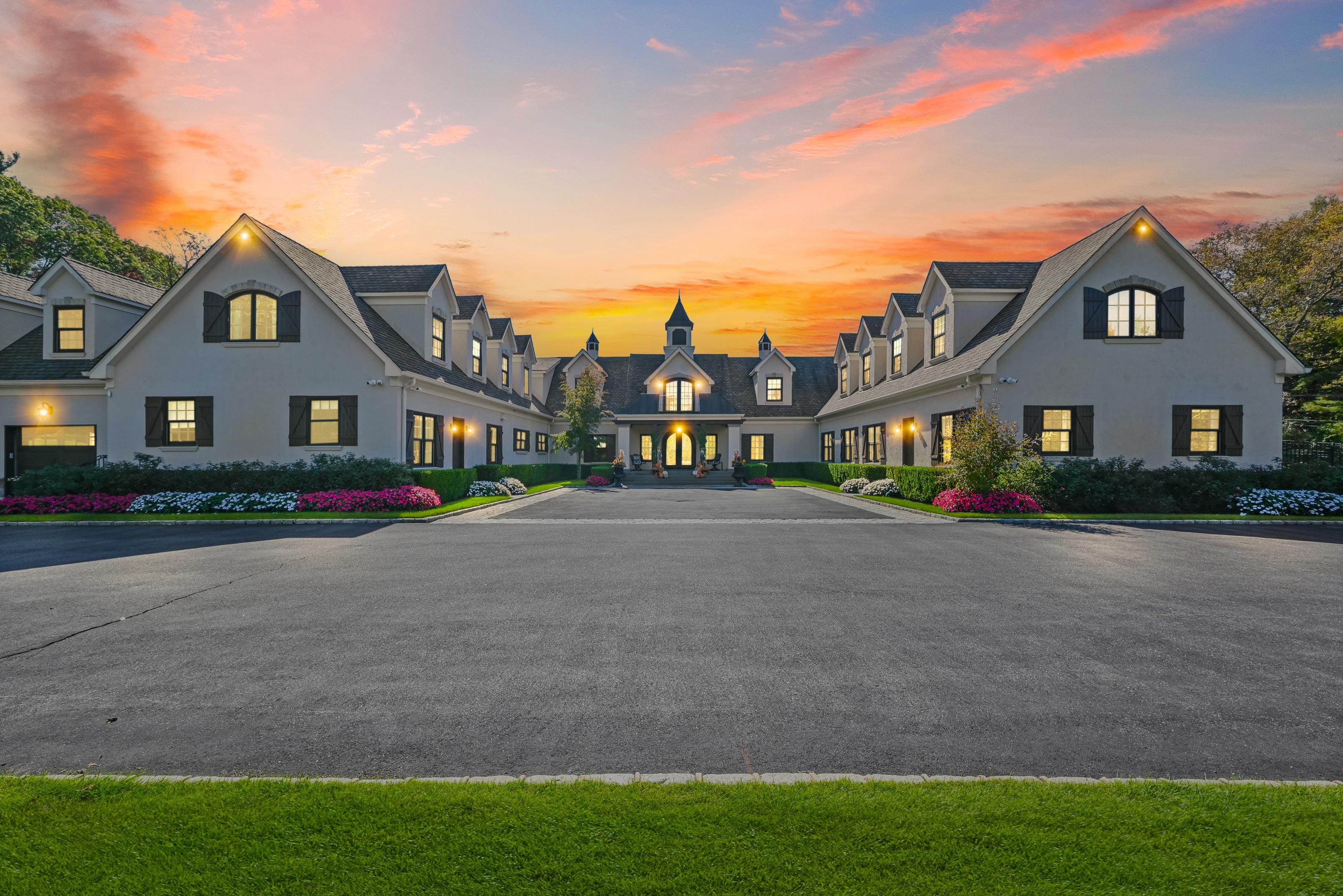 15 High Ridge Lane, Oyster Bay, NY 11560