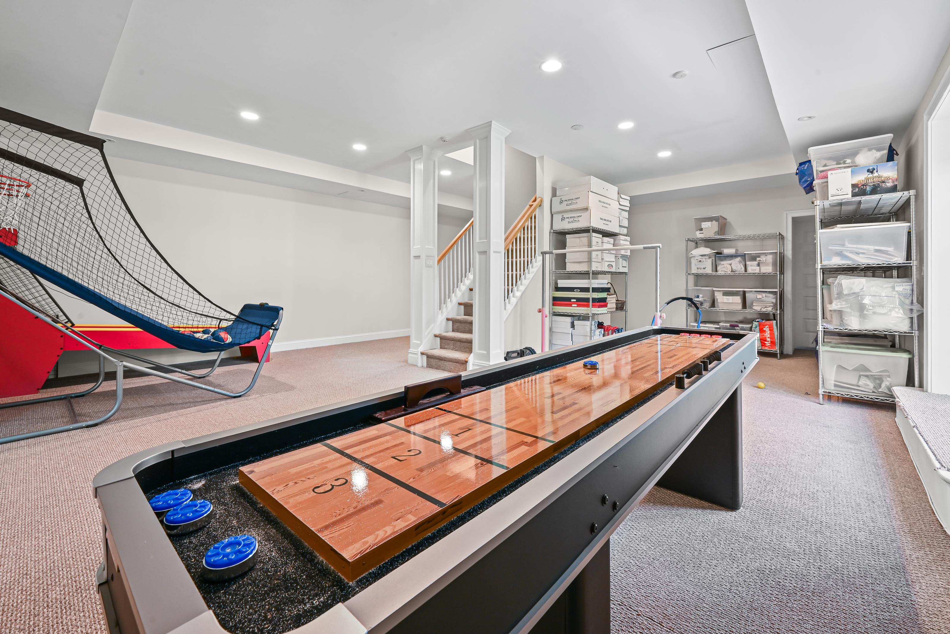 15 High Ridge Lane, Oyster Bay, NY 11560