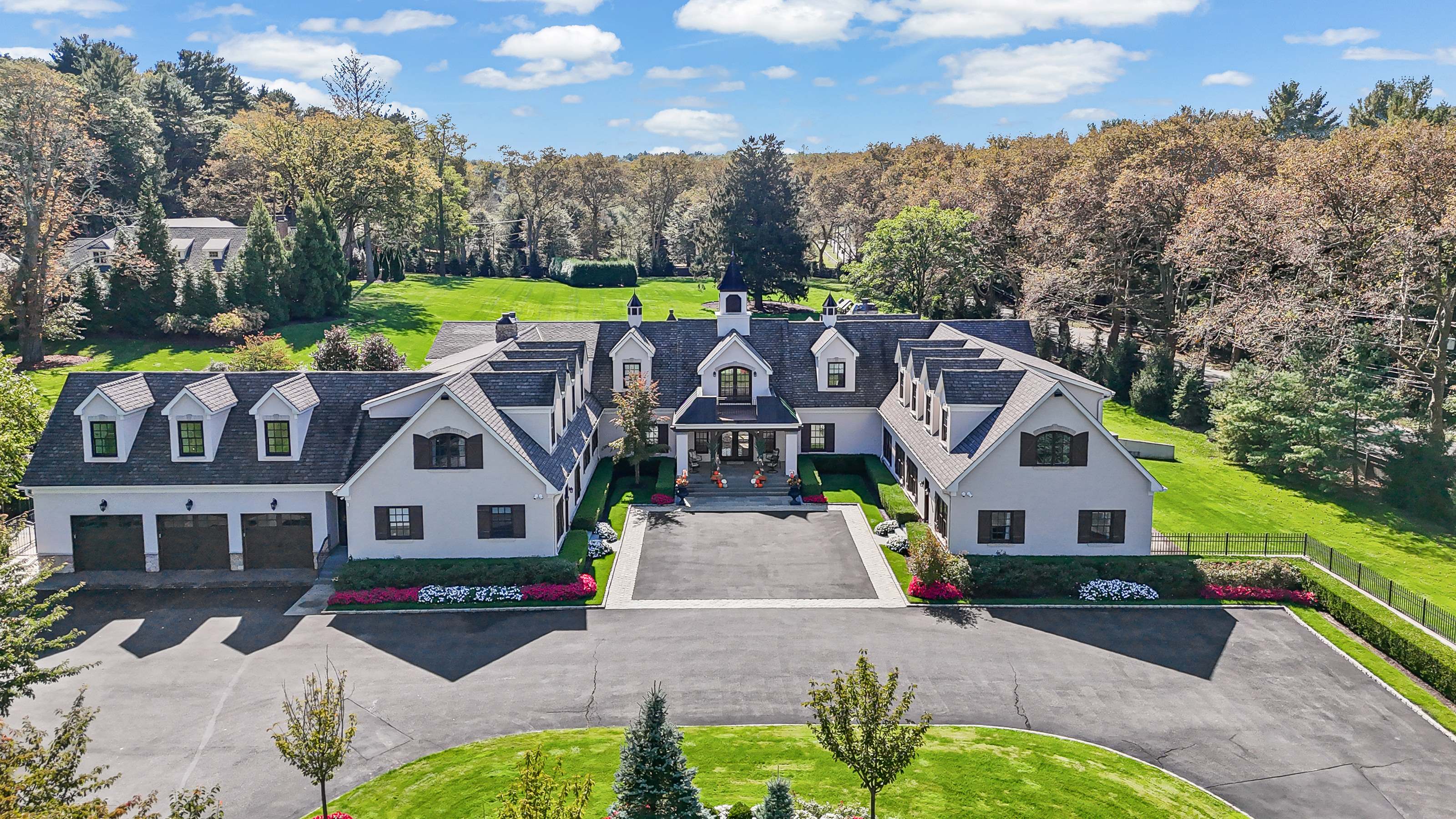 15 High Ridge Lane, Oyster Bay, NY 11560