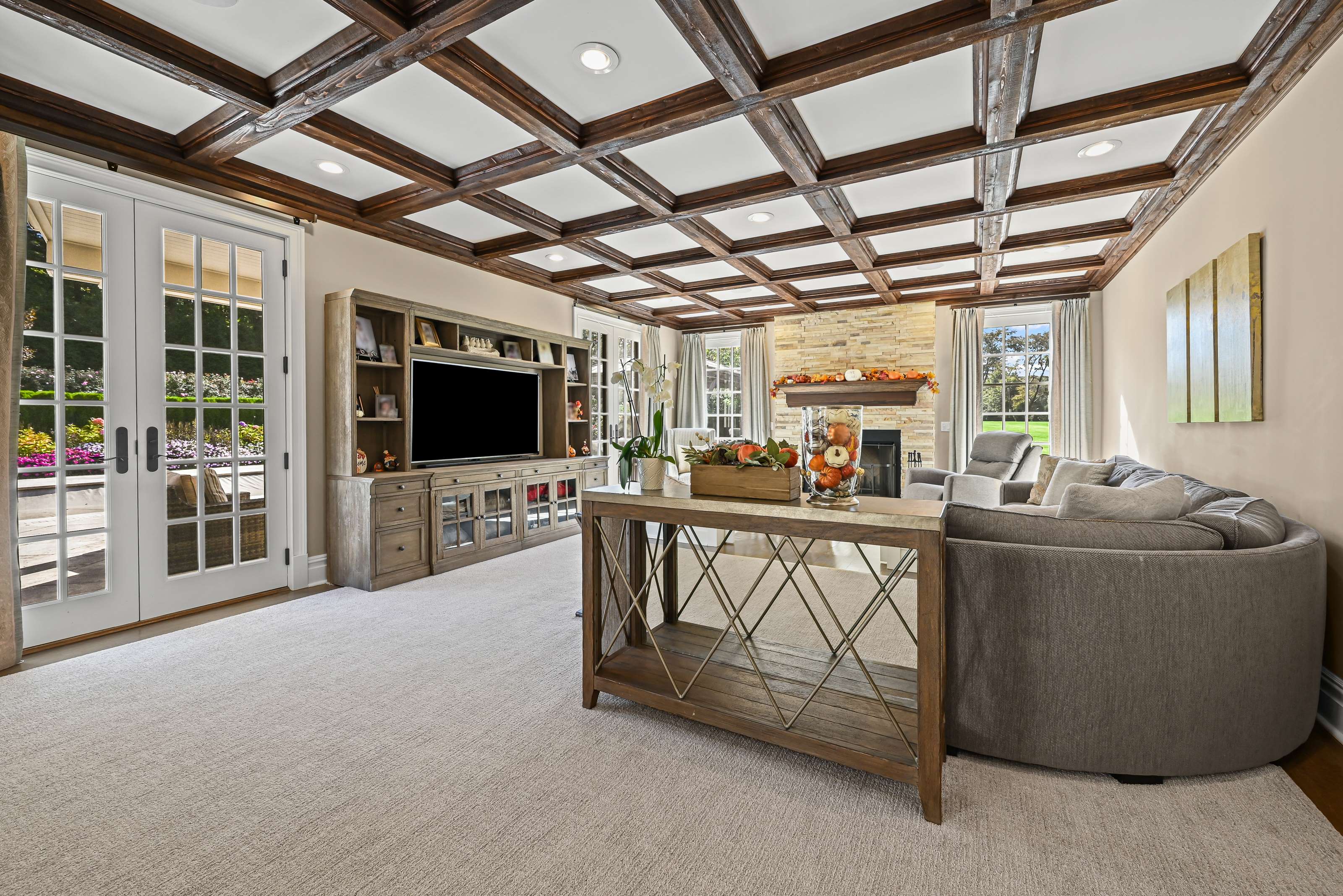 15 High Ridge Lane, Oyster Bay, NY 11560