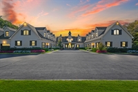 15 High Ridge Lane, Oyster Bay, NY 11560