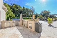 15 High Ridge Lane, Oyster Bay, NY 11560