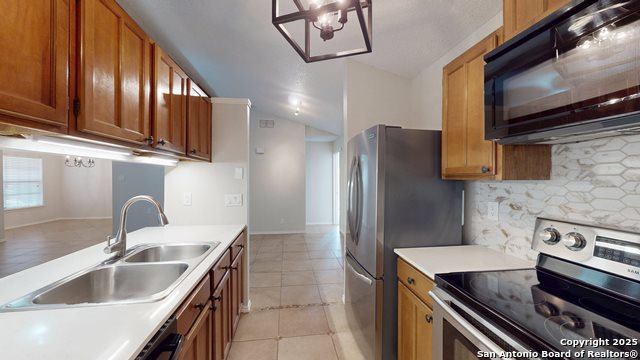 13643 High Chapel, San Antonio, TX 78231