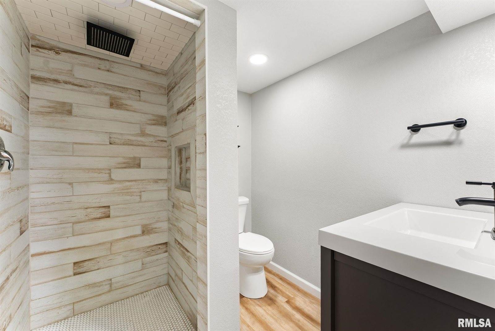 5924 Dayton Corner B Street, Colona, IL 61241