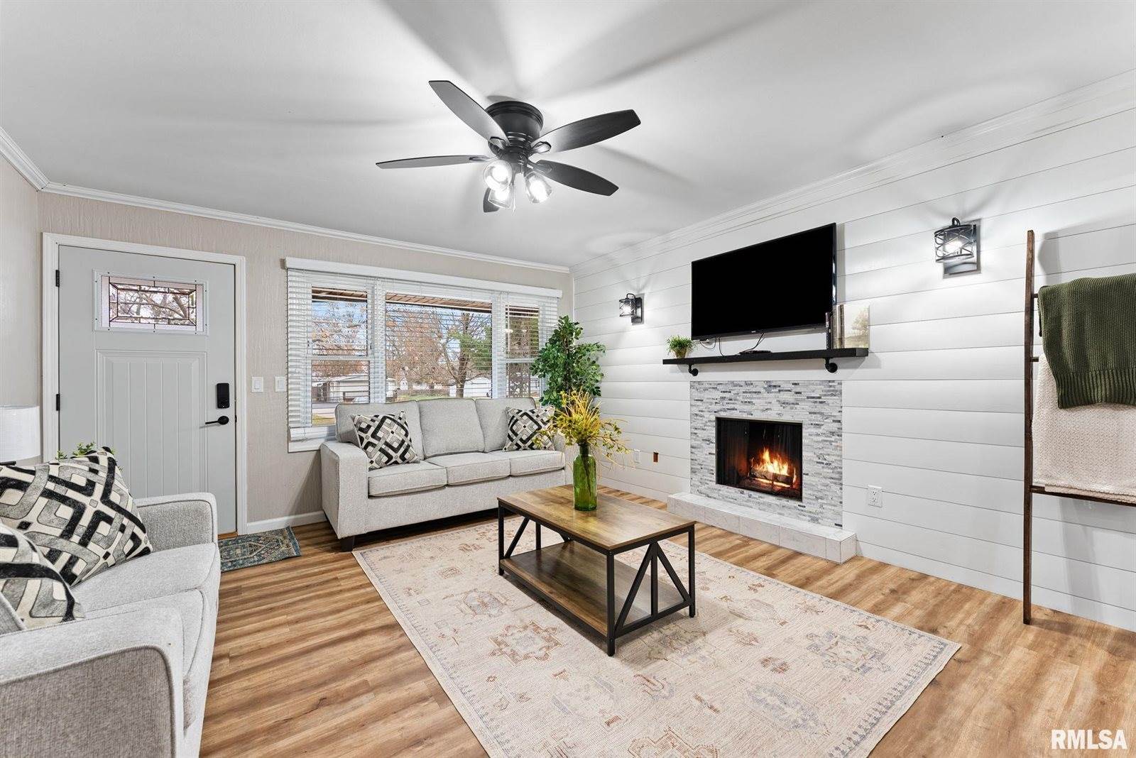 5924 Dayton Corner B Street, Colona, IL 61241