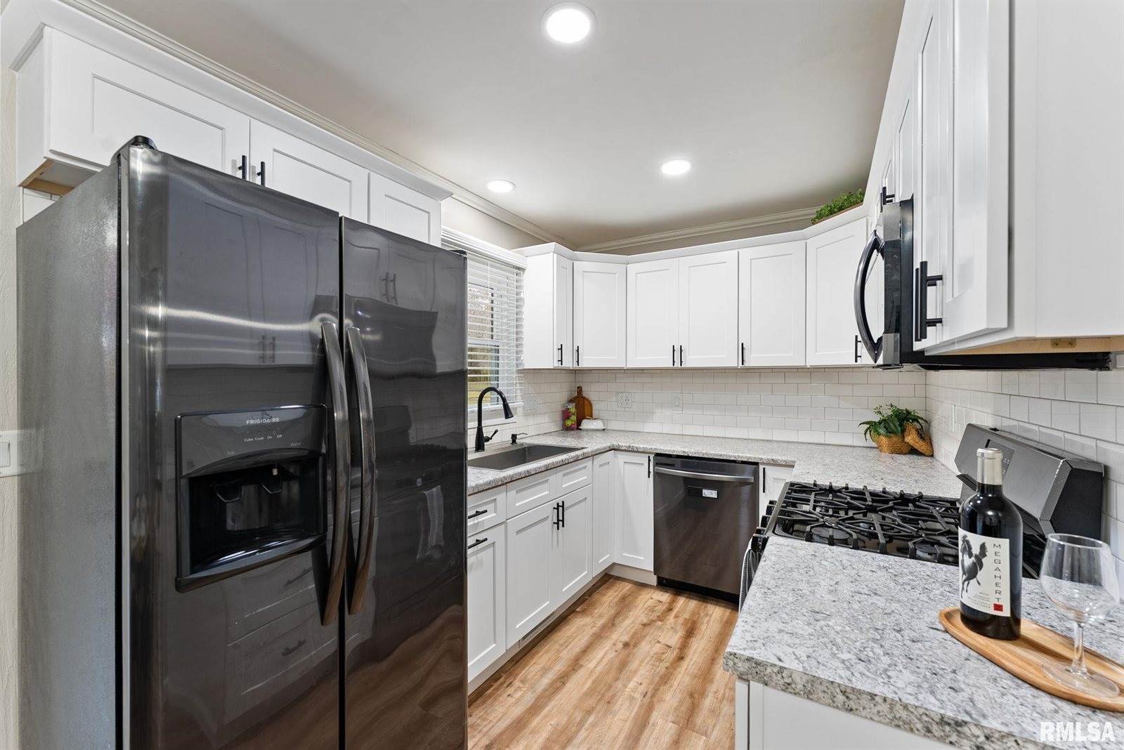 5924 Dayton Corner B Street, Colona, IL 61241