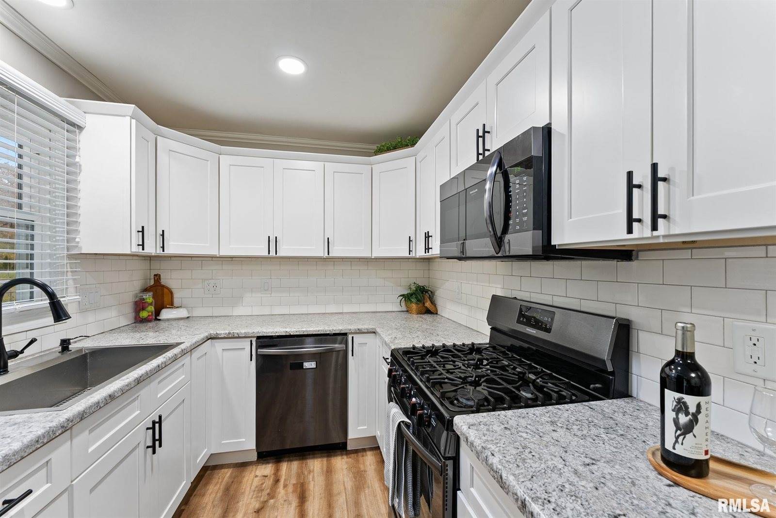 5924 Dayton Corner B Street, Colona, IL 61241