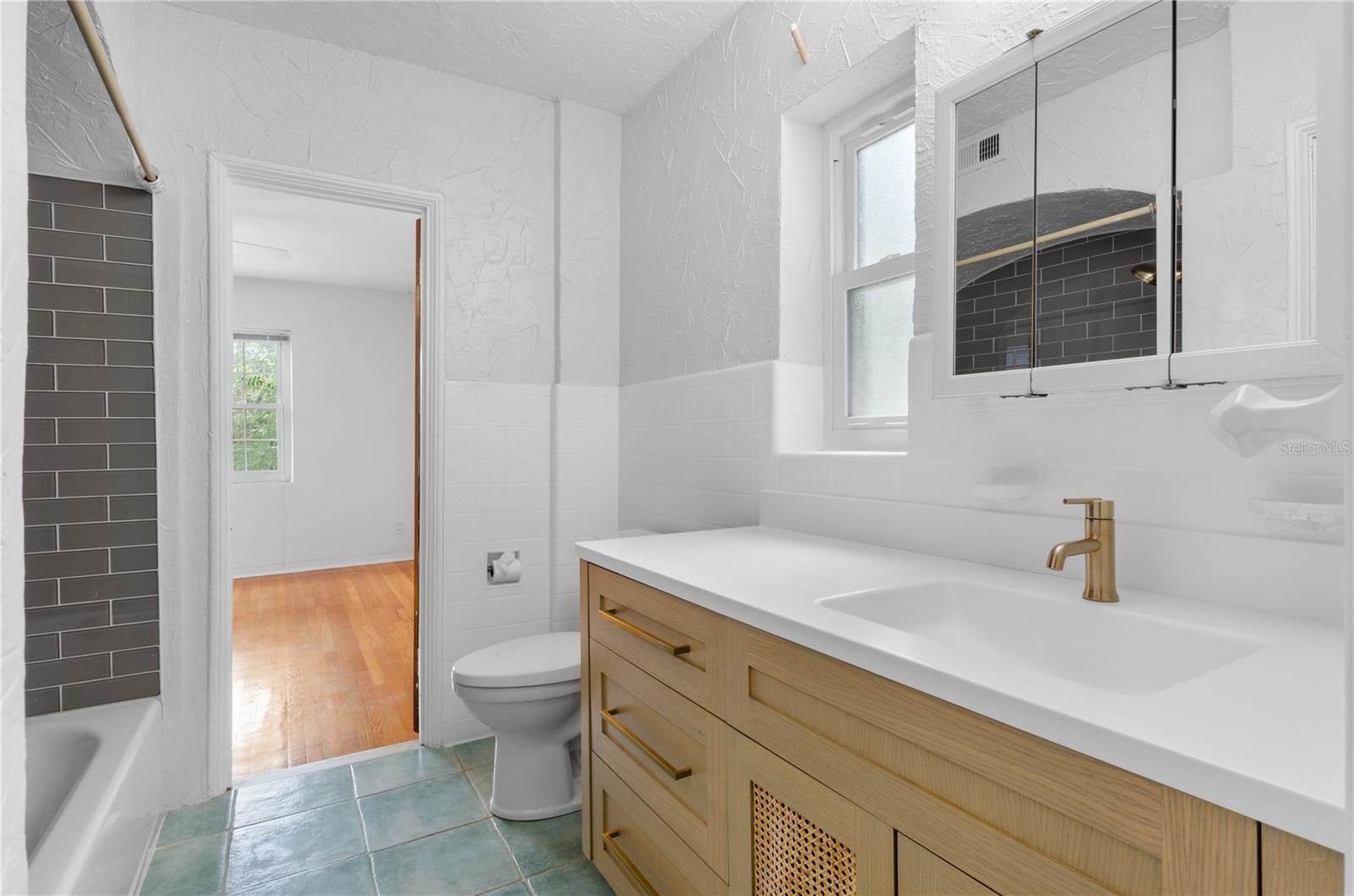 717 19TH Avenue North, Saint Petersburg, FL 33704