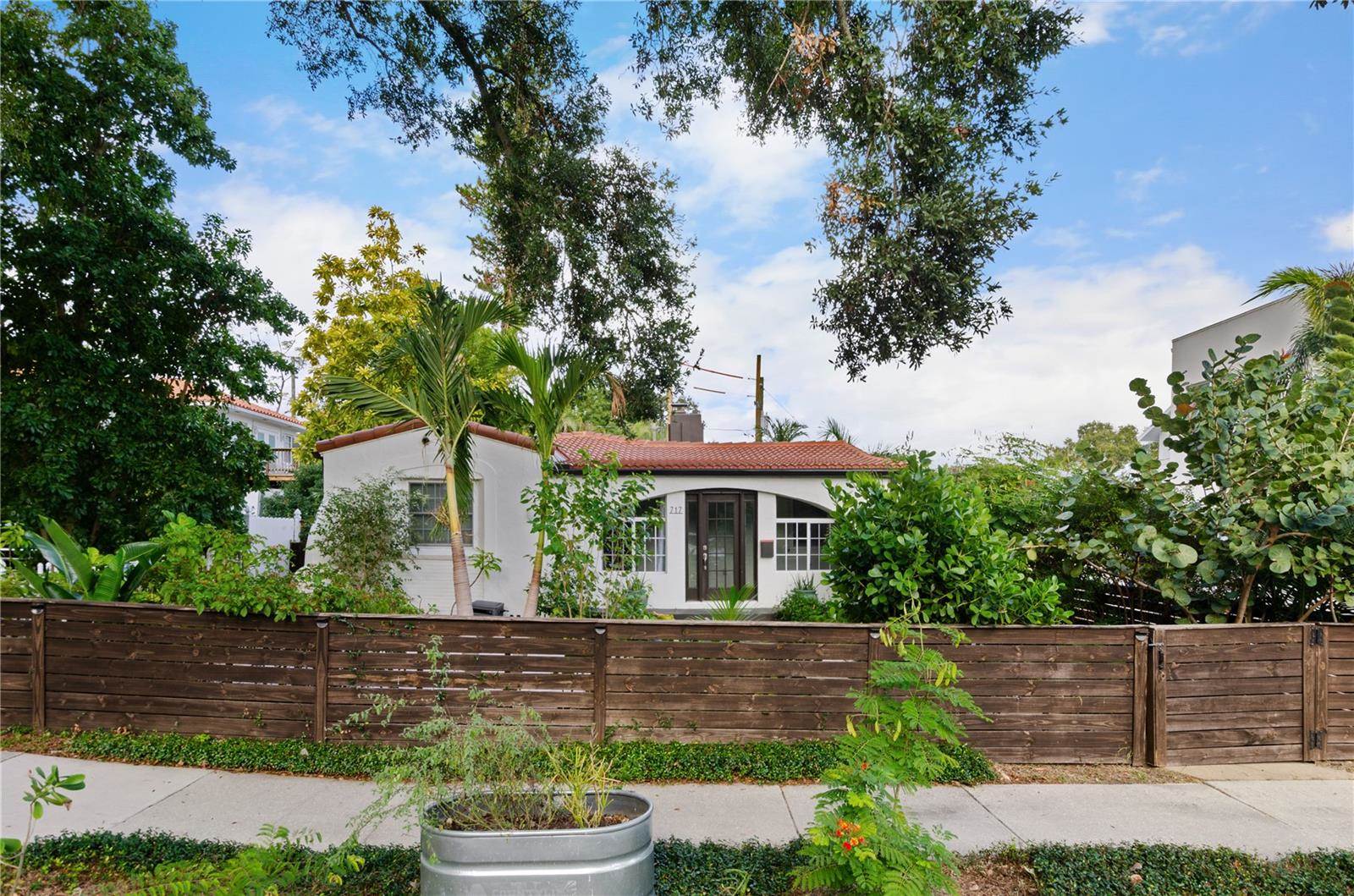 717 19TH Avenue North, Saint Petersburg, FL 33704