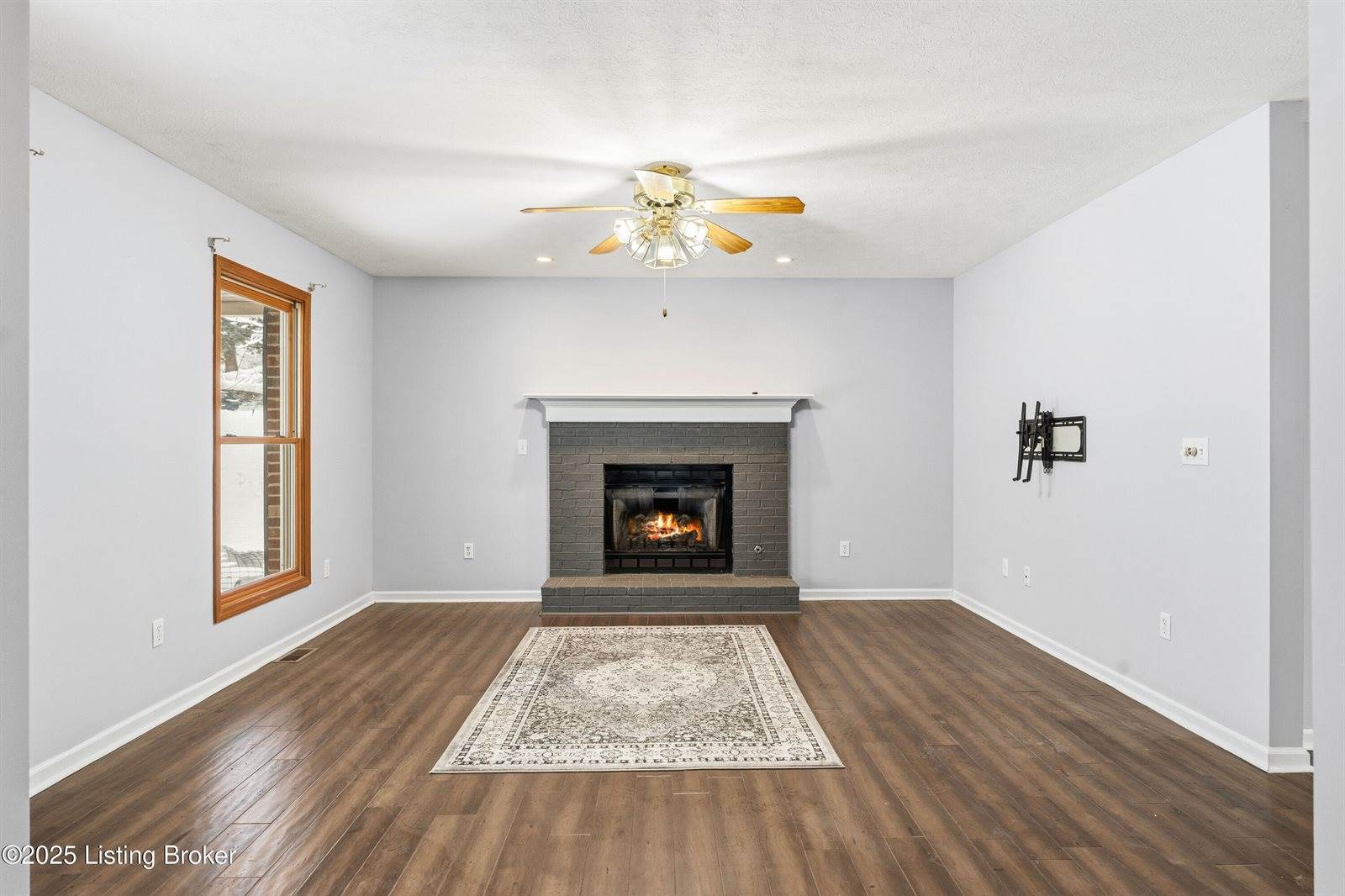 17 Bittersweet Pl, Brandenburg, KY 40108