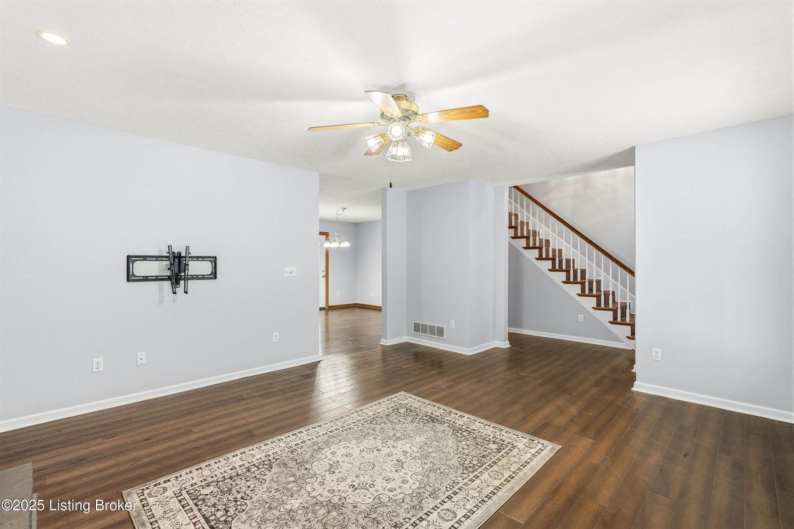 17 Bittersweet Pl, Brandenburg, KY 40108