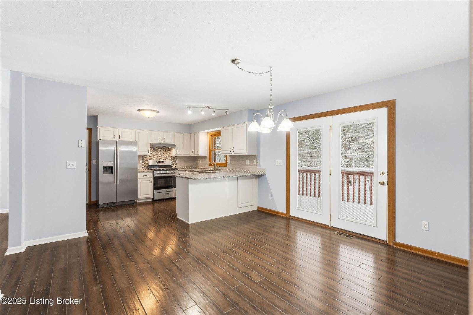 17 Bittersweet Pl, Brandenburg, KY 40108