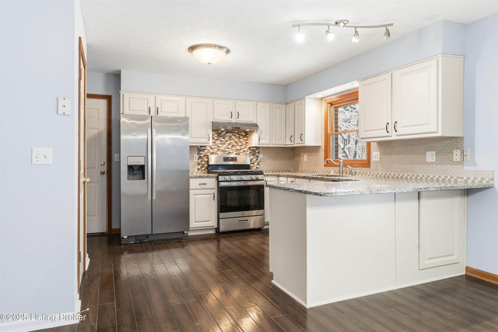 17 Bittersweet Pl, Brandenburg, KY 40108