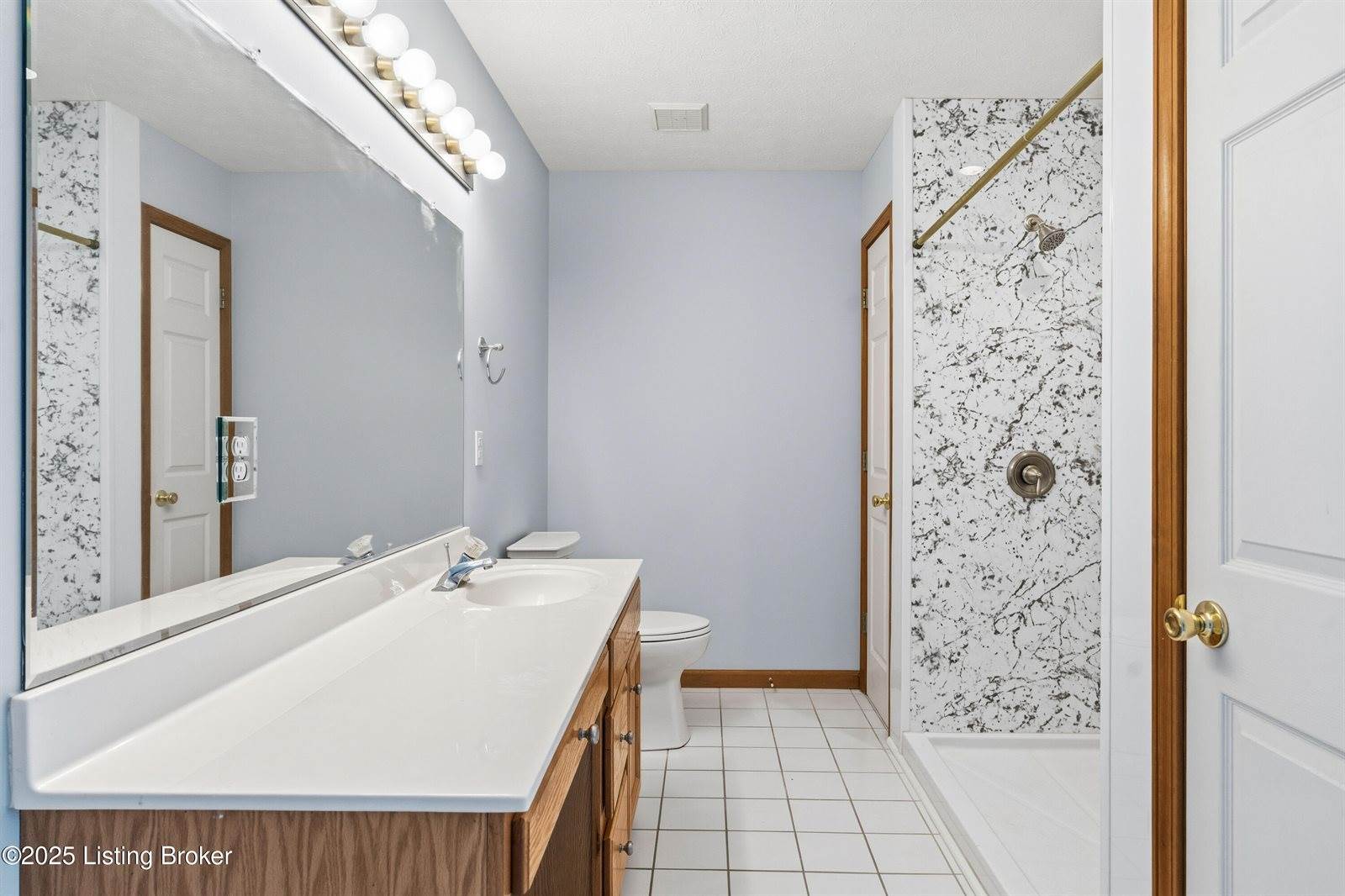 17 Bittersweet Pl, Brandenburg, KY 40108