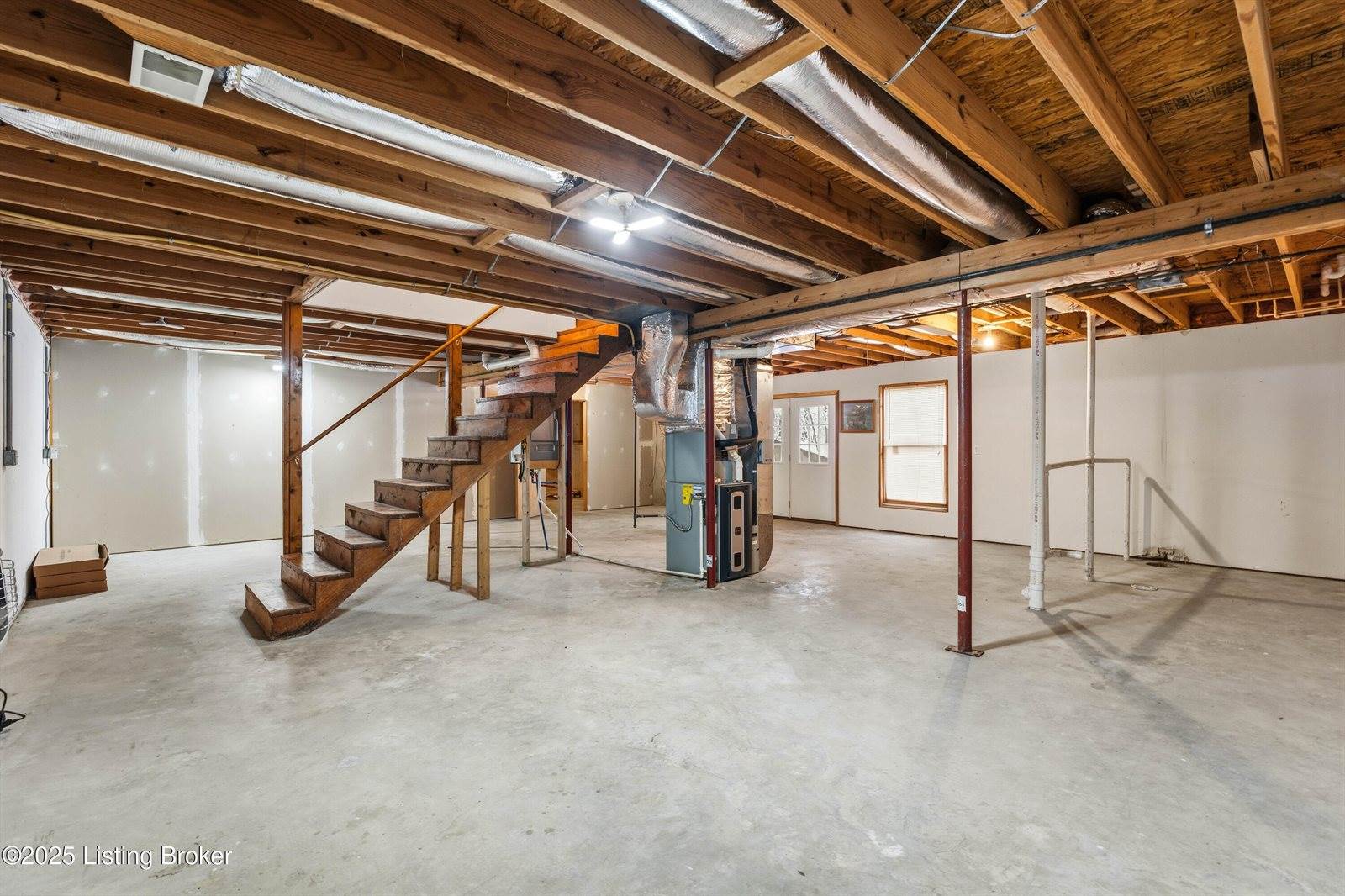 17 Bittersweet Pl, Brandenburg, KY 40108