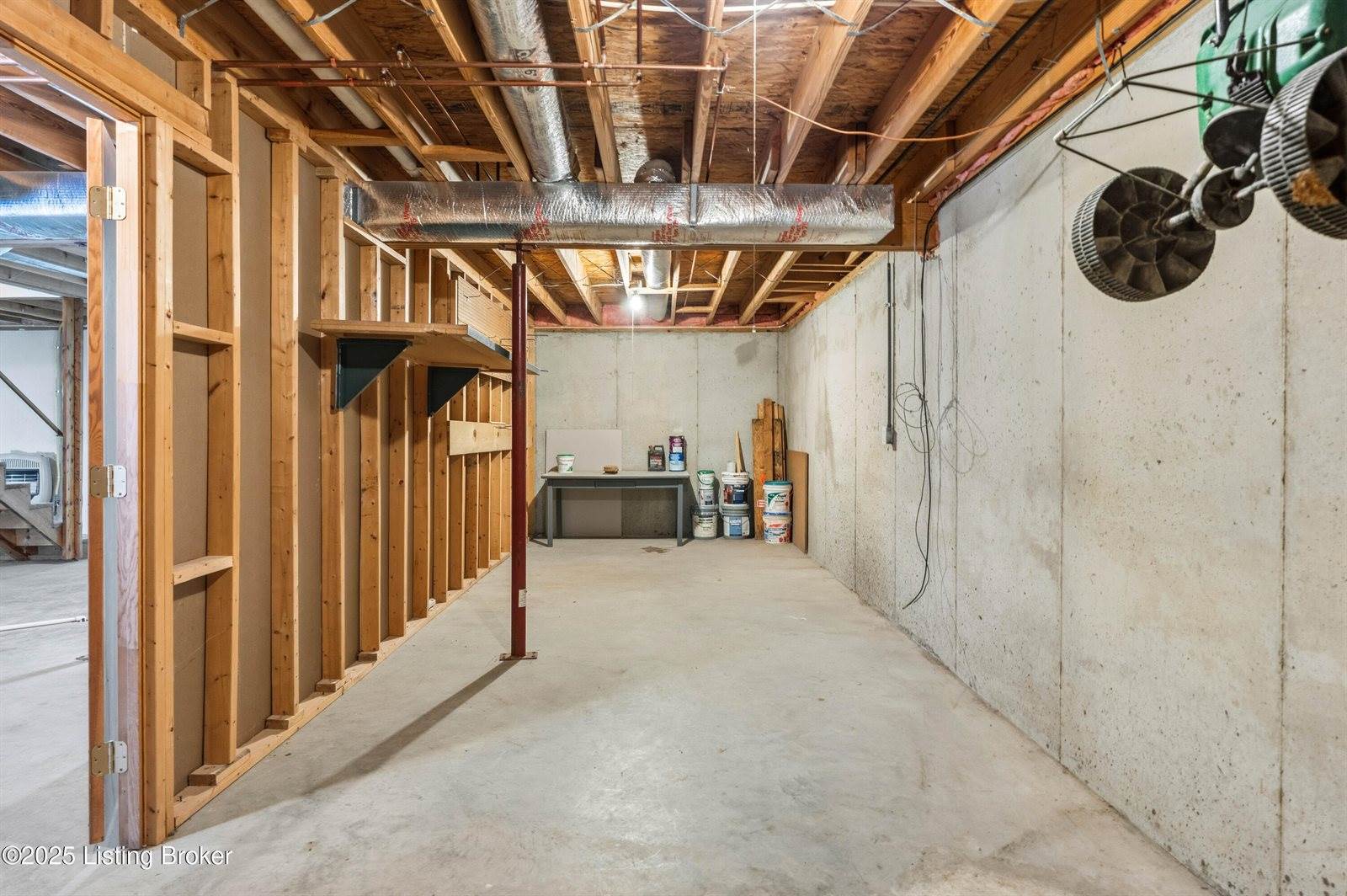 17 Bittersweet Pl, Brandenburg, KY 40108