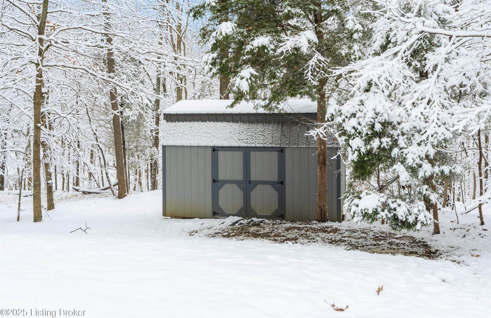 17 Bittersweet Pl, Brandenburg, KY 40108