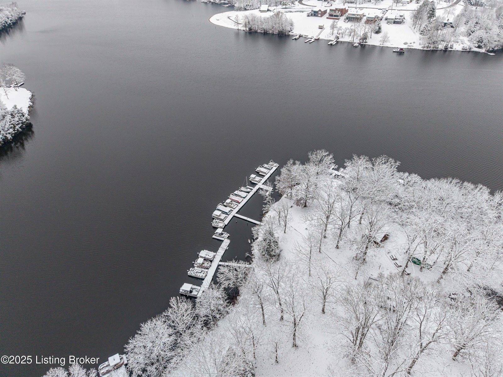 17 Bittersweet Pl, Brandenburg, KY 40108