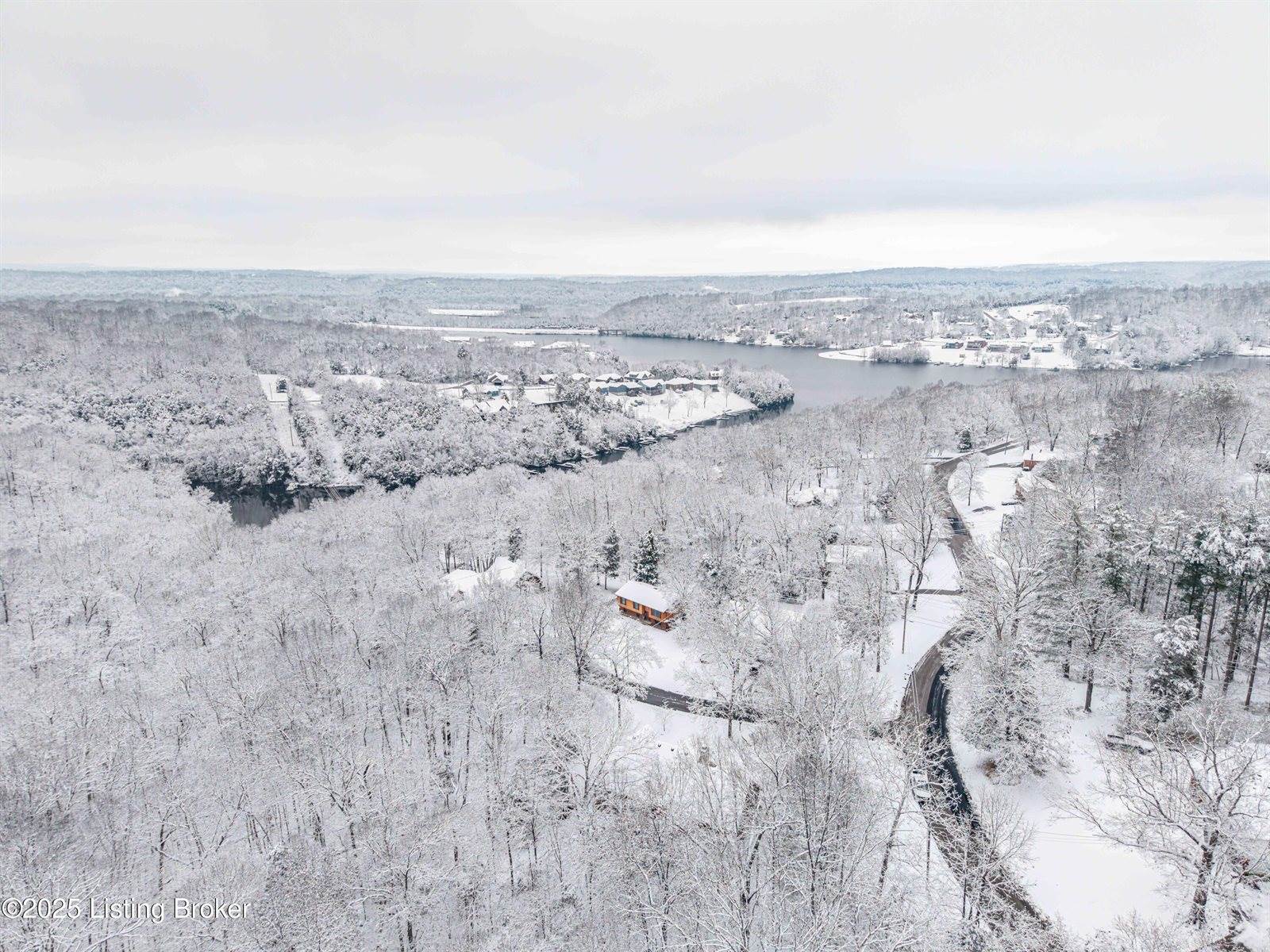 17 Bittersweet Pl, Brandenburg, KY 40108