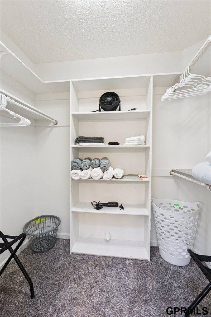 9610 South 28Th Avenue, Bellevue, NE 68147