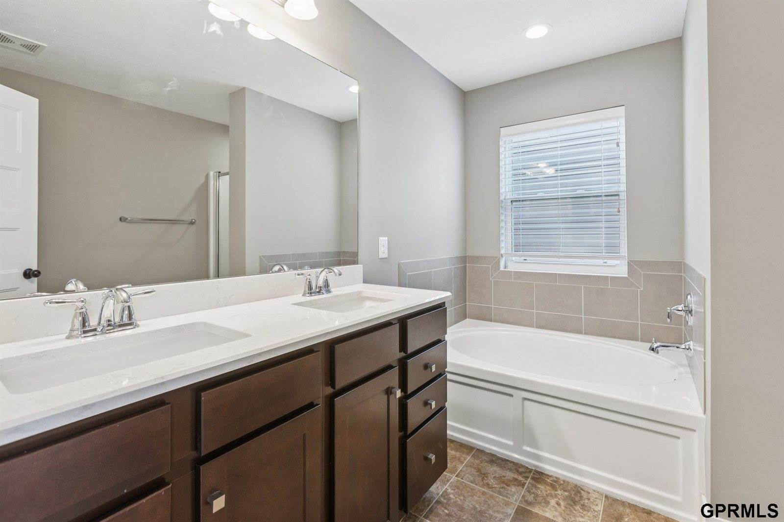 8230 Kilpatrick Parkway, Bennington, NE 68007