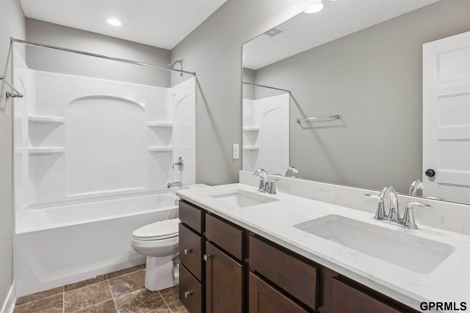 8230 Kilpatrick Parkway, Bennington, NE 68007