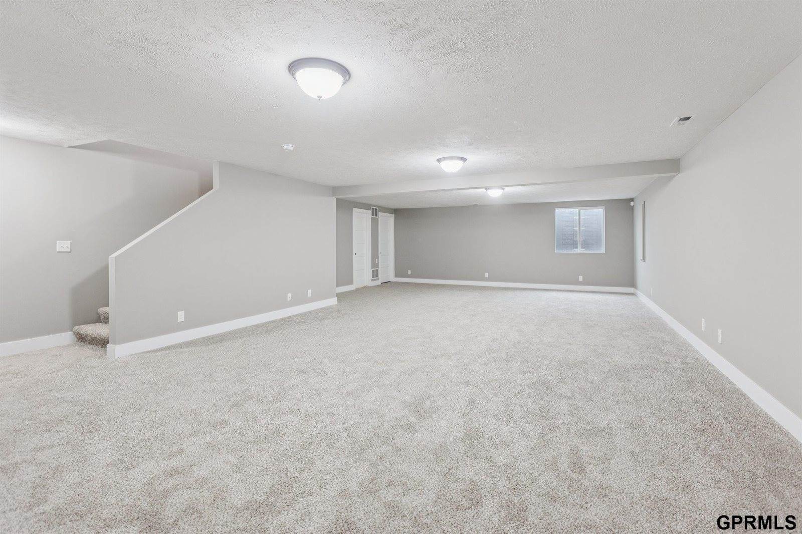 8230 Kilpatrick Parkway, Bennington, NE 68007