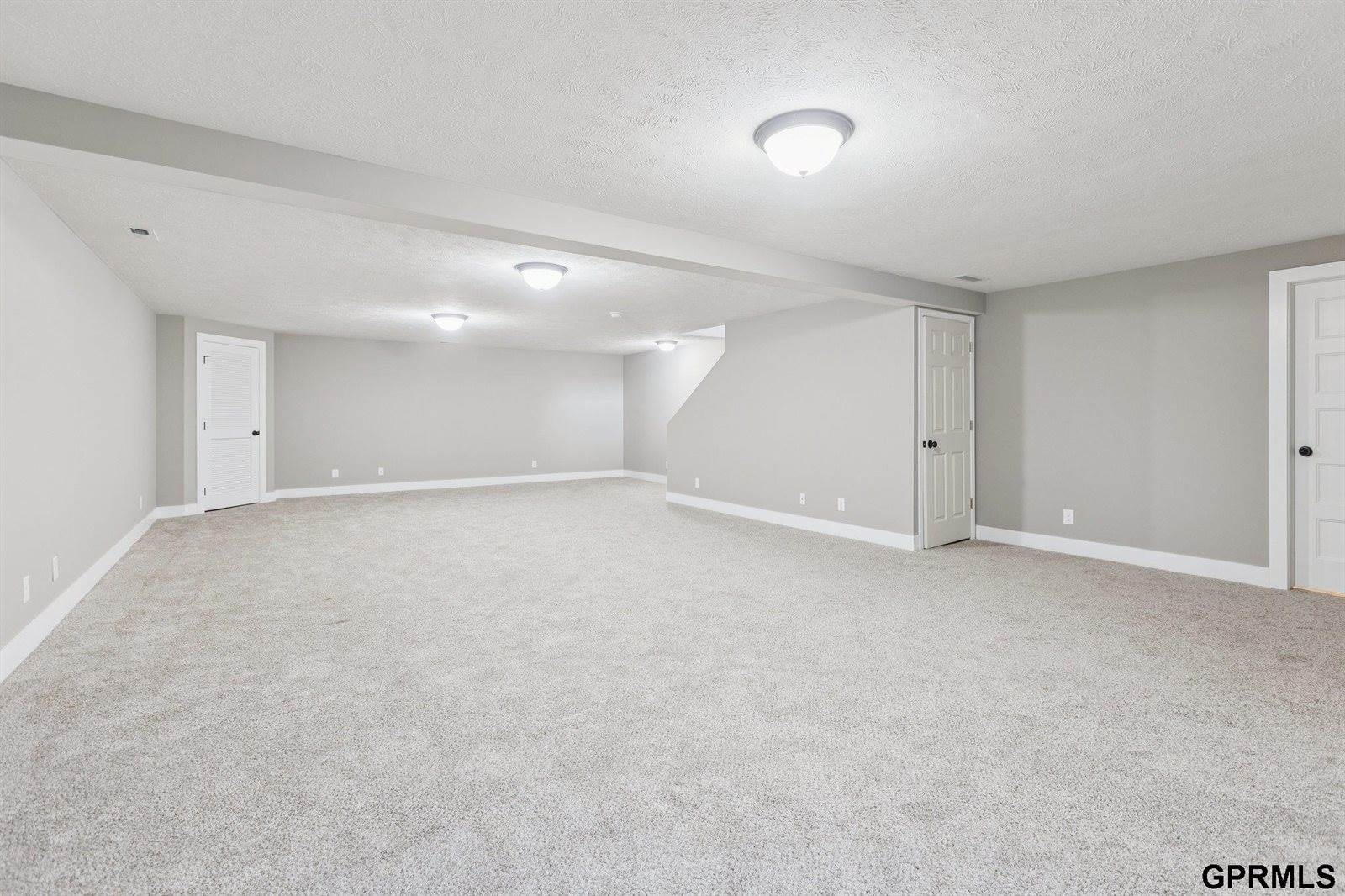 8230 Kilpatrick Parkway, Bennington, NE 68007