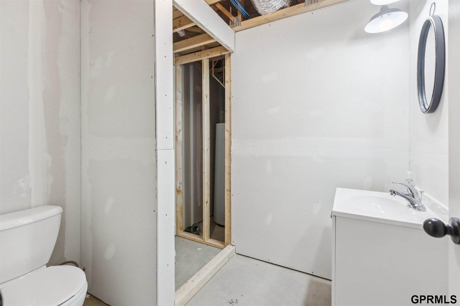 8230 Kilpatrick Parkway, Bennington, NE 68007