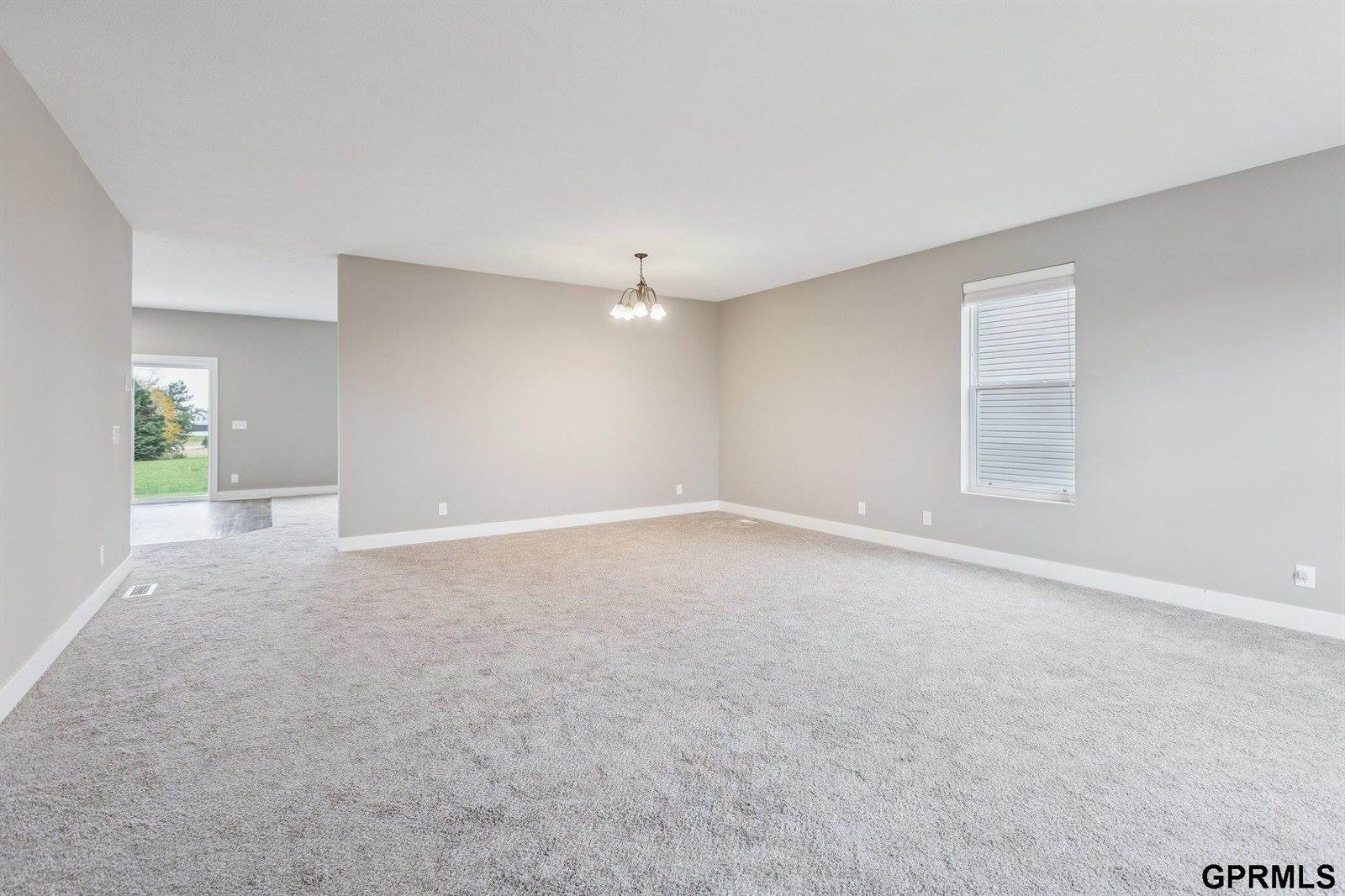 8230 Kilpatrick Parkway, Bennington, NE 68007