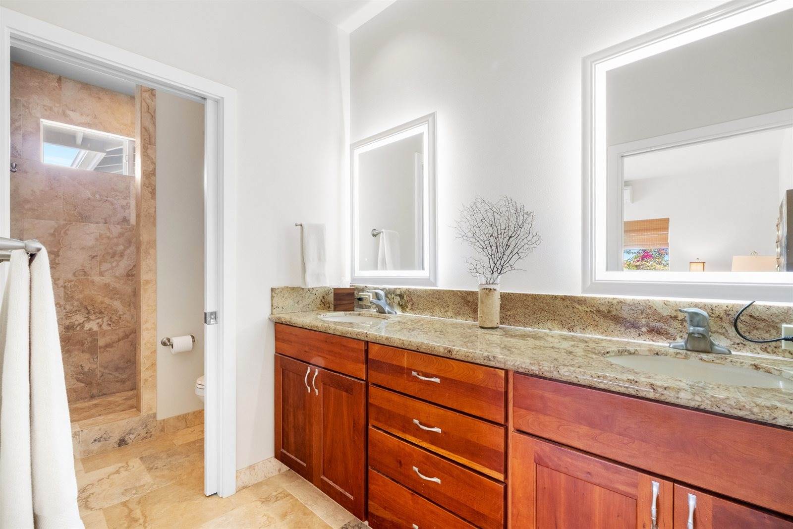 73-4368 Kapuahi St, Kailua-Kona, HI 96740