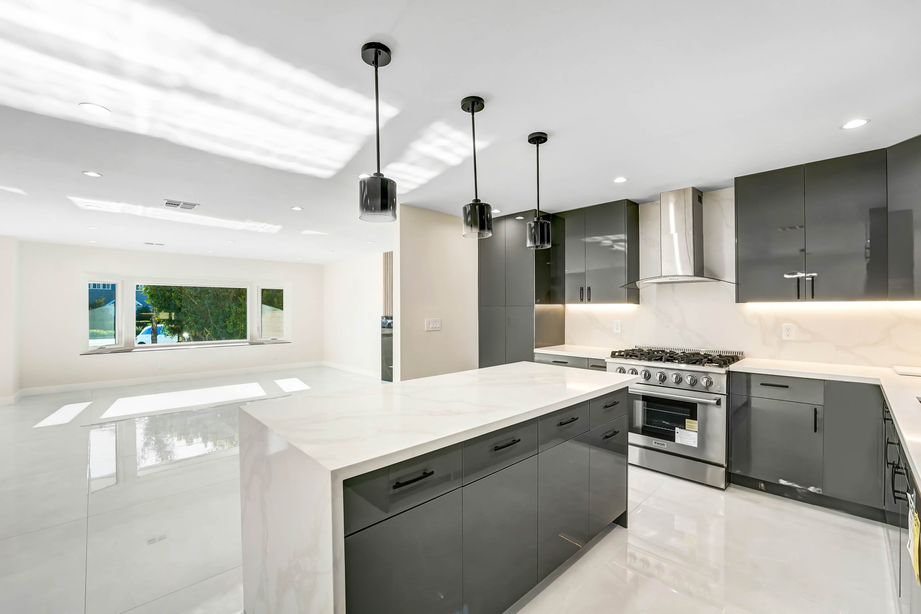 13433 Ebell St, Panorama City, CA 91402