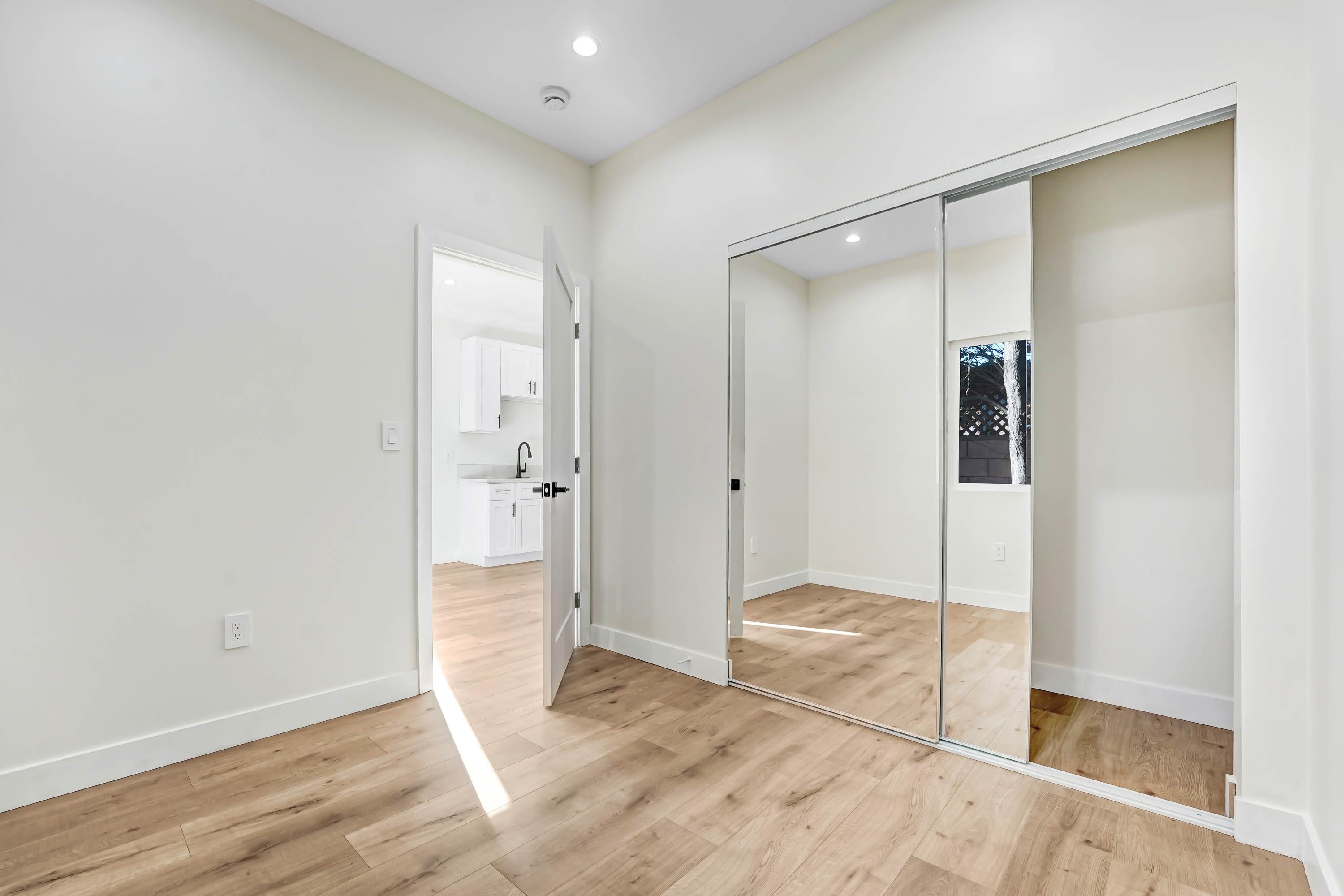 13433 Ebell St, Panorama City, CA 91402