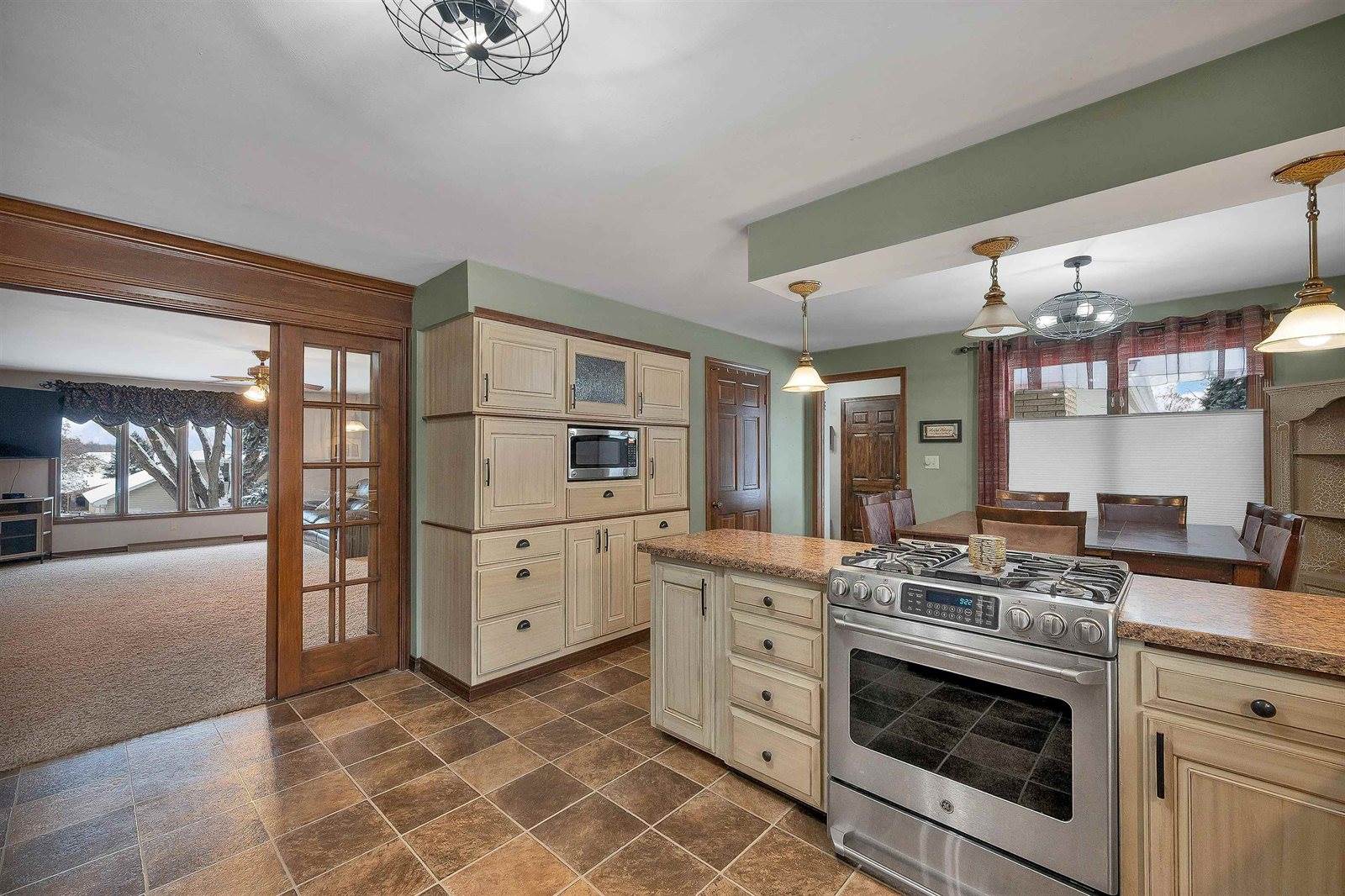 2780 South Ridge Road, Green Bay, WI 54304