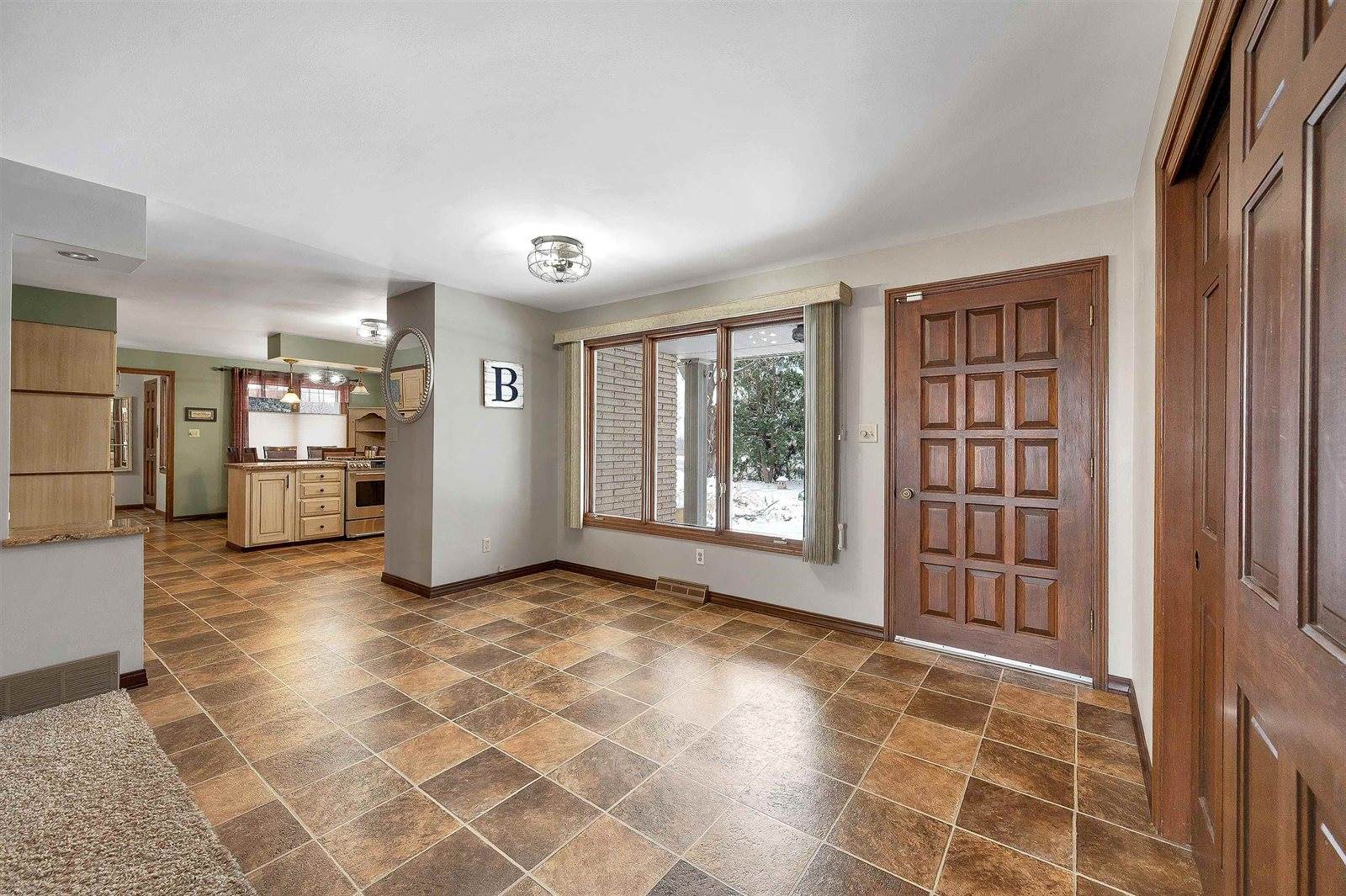 2780 South Ridge Road, Green Bay, WI 54304