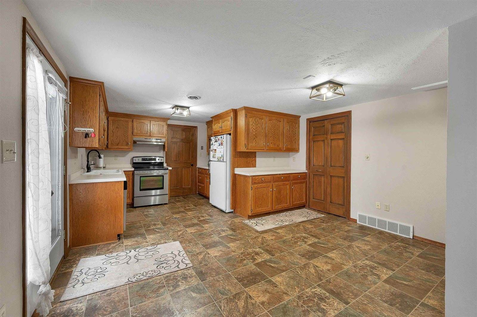 2780 South Ridge Road, Green Bay, WI 54304