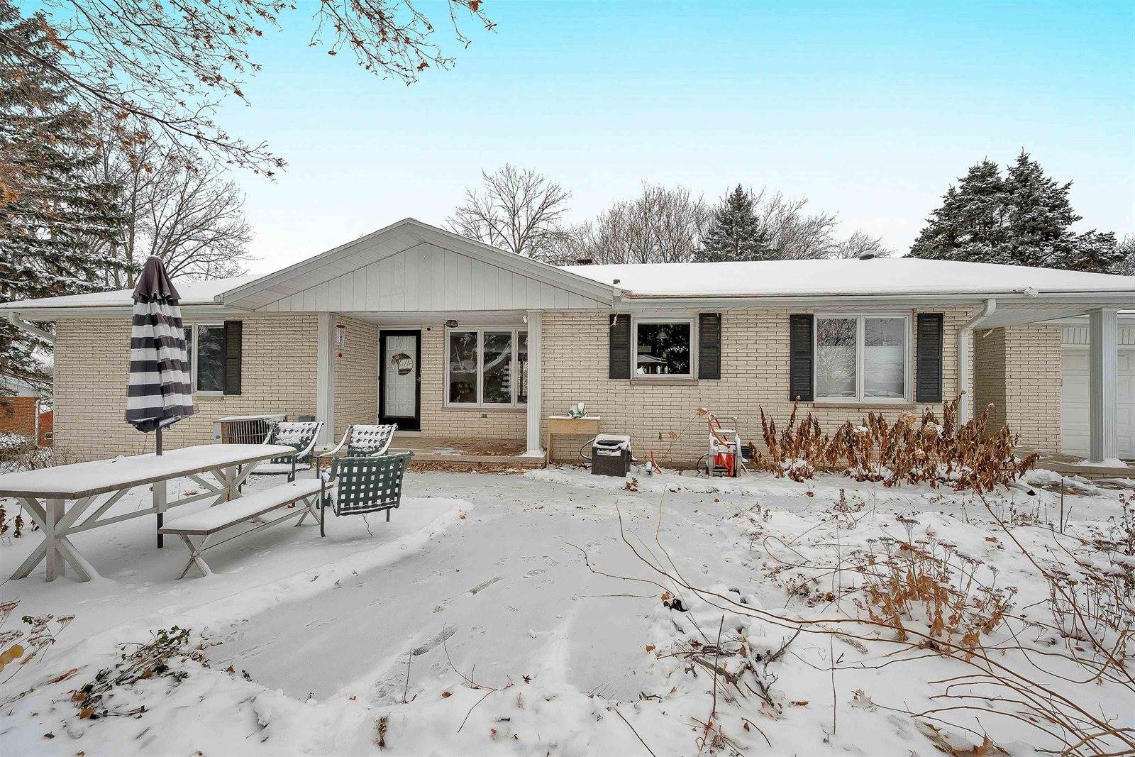2780 South Ridge Road, Green Bay, WI 54304